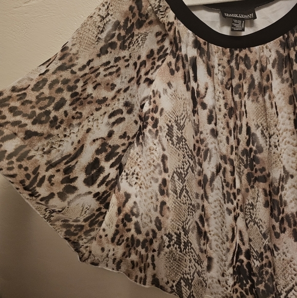 Frank Lyman Animal Print Overlay Faux Cape Blouse - Picture 4 of 6